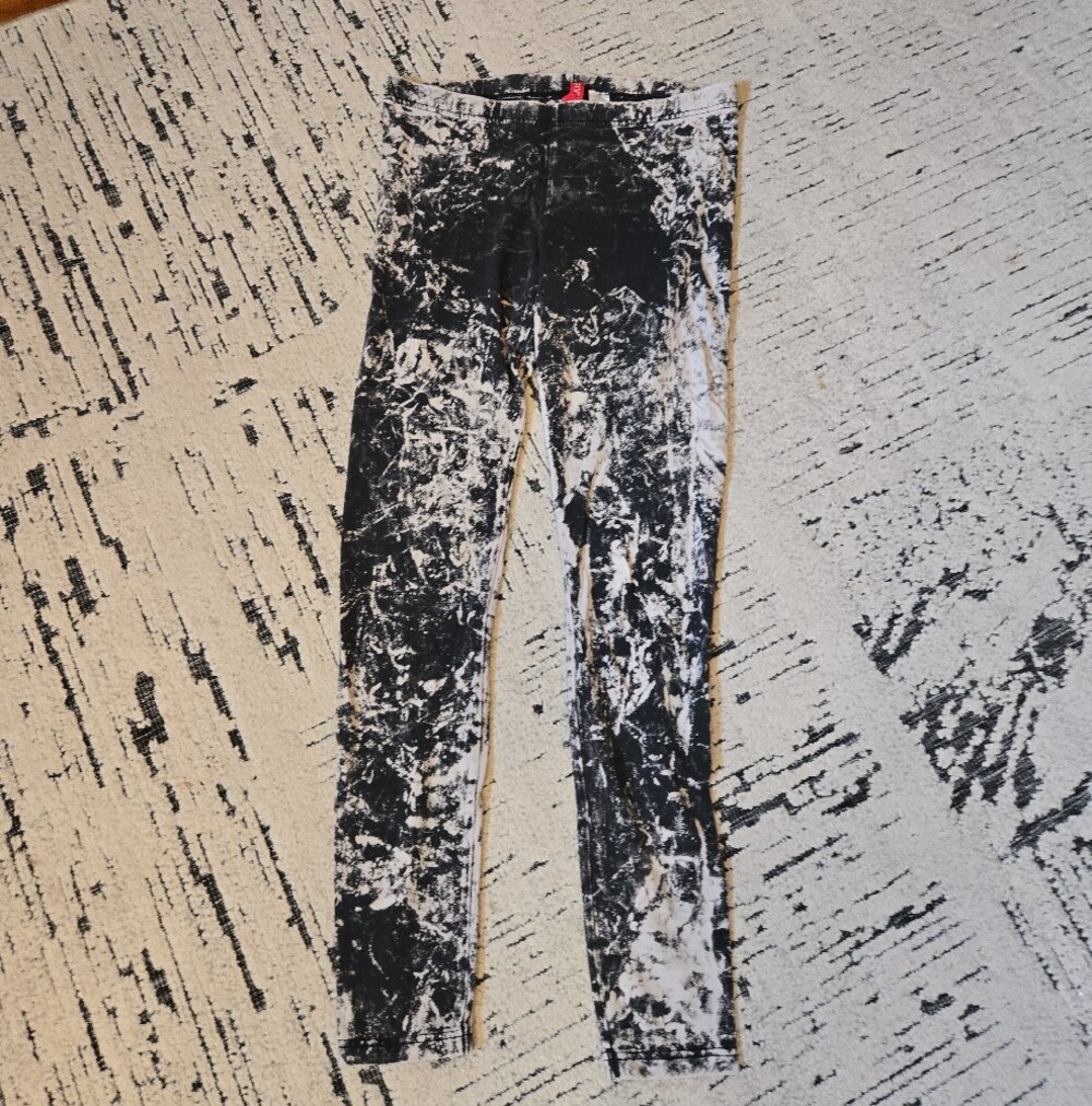 Divided Black & Gray Tie-Dye Leggings